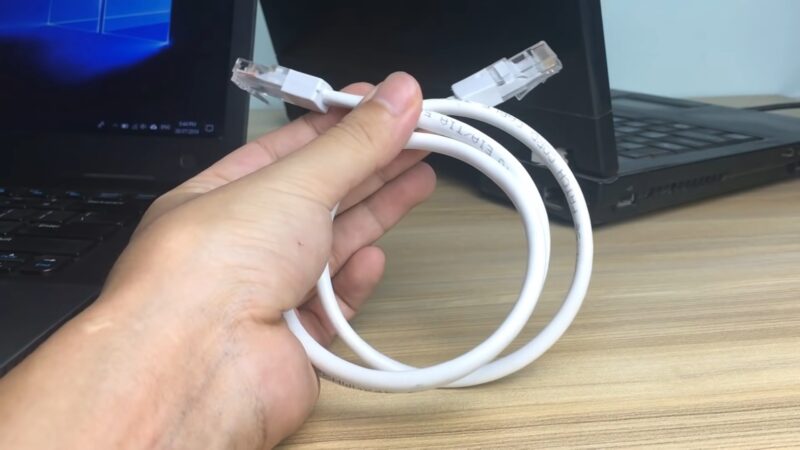 Connect 2 PC together with an LAN Cable