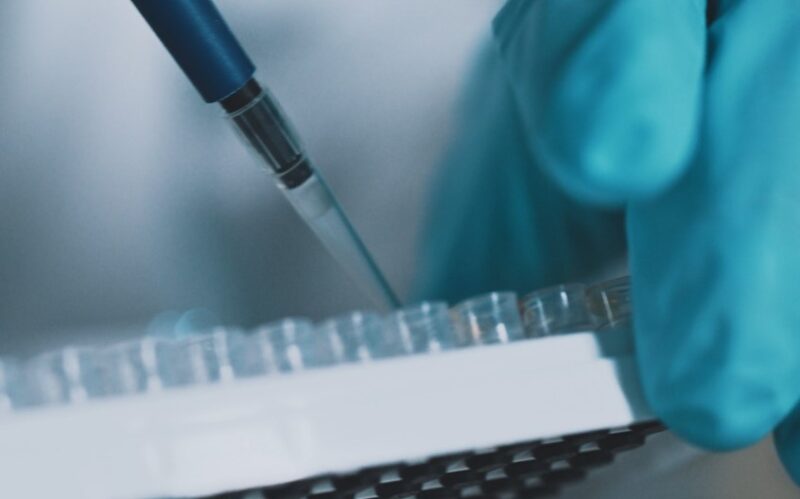 Precise pipette work transferring liquid samples